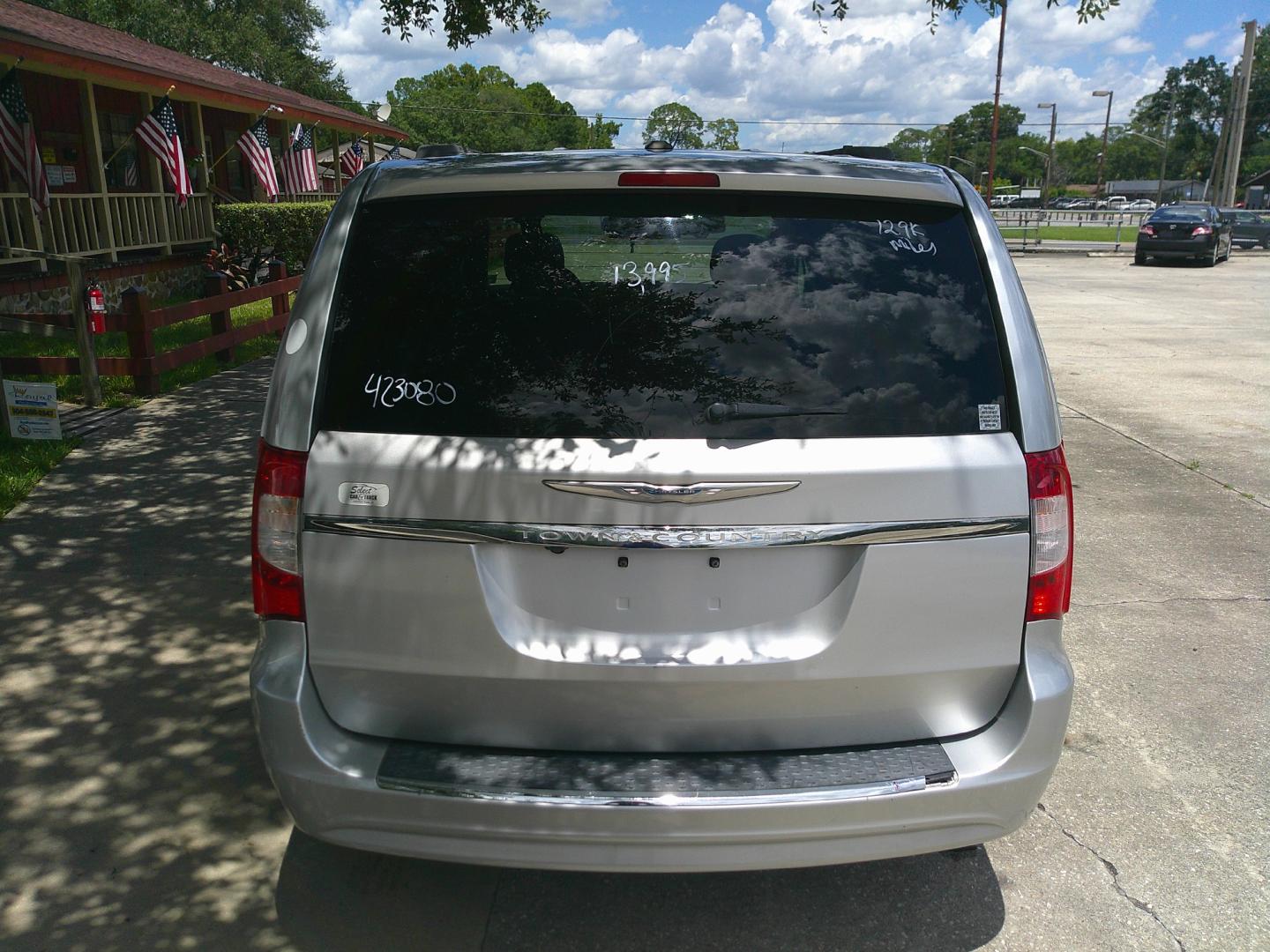 2012 SLV CHRYSLER TOWN and COUNTRY TOURI (2C4RC1BGXCR) , located at 1200 Cassat Avenue, Jacksonville, FL, 32205, (904) 695-1885, 30.302404, -81.731033 - Photo#7